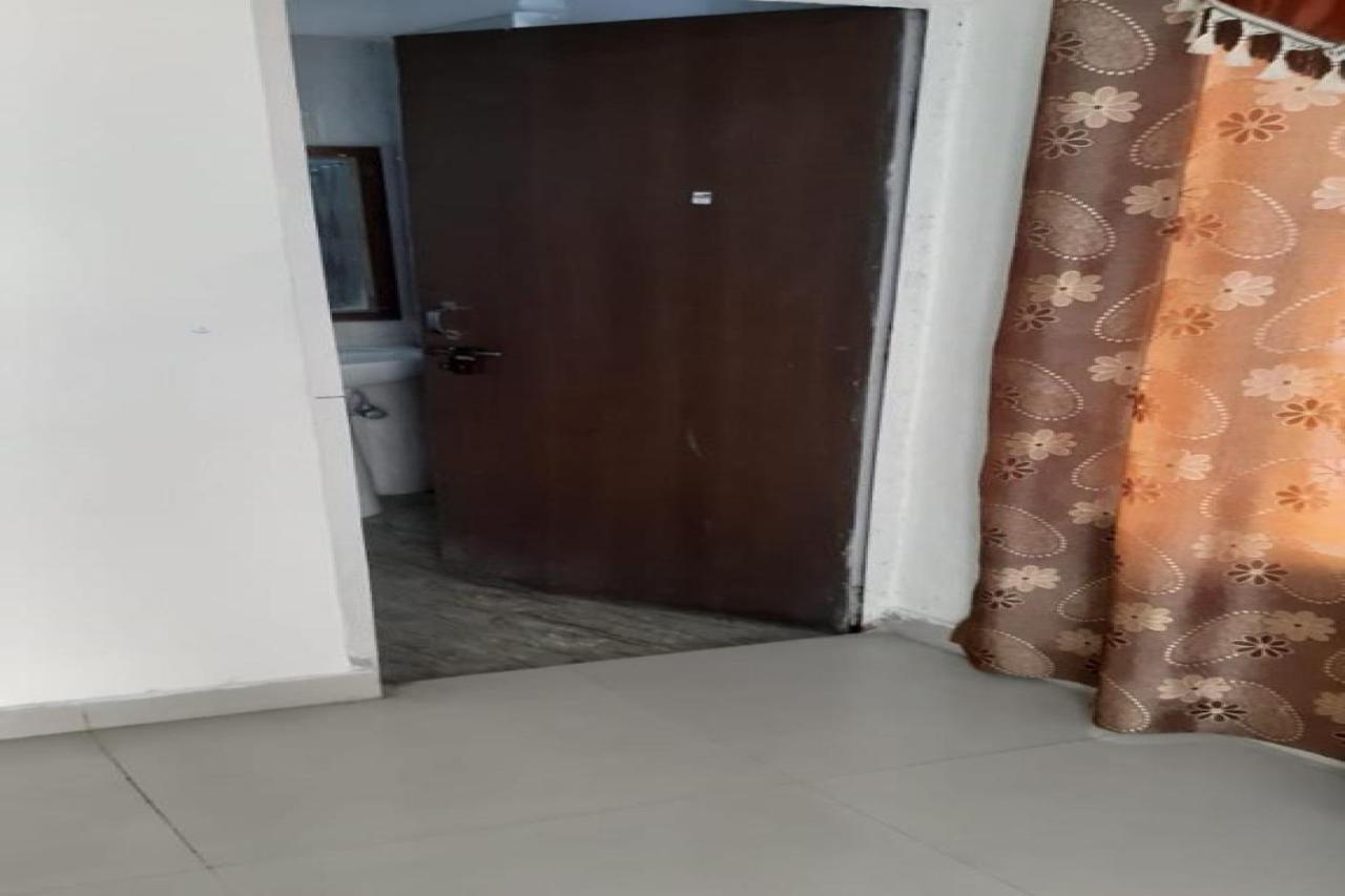 Oyo 81211 Hotel Janta Katra (Jammu and Kashmir) Exterior photo