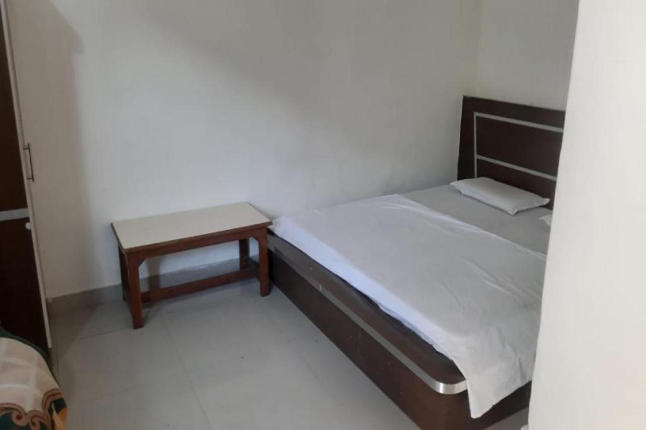 Oyo 81211 Hotel Janta Katra (Jammu and Kashmir) Exterior photo